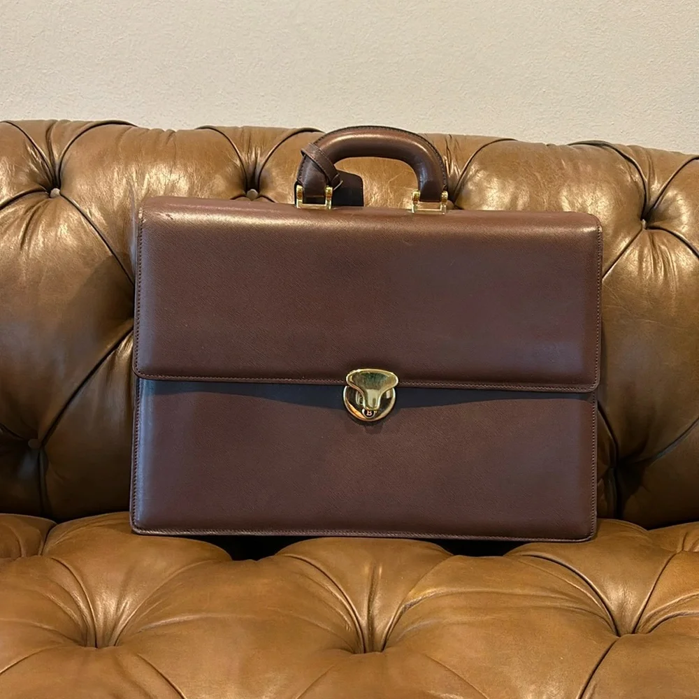 Vintage brown leather Bally briefcase. High quality leather. Good condition!